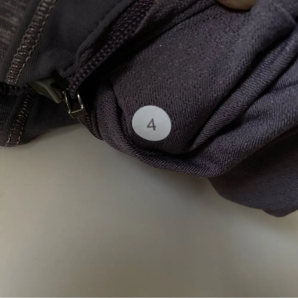 Lululemon Run for your life hooded long sleeve size 4 - Picture 9 of 9